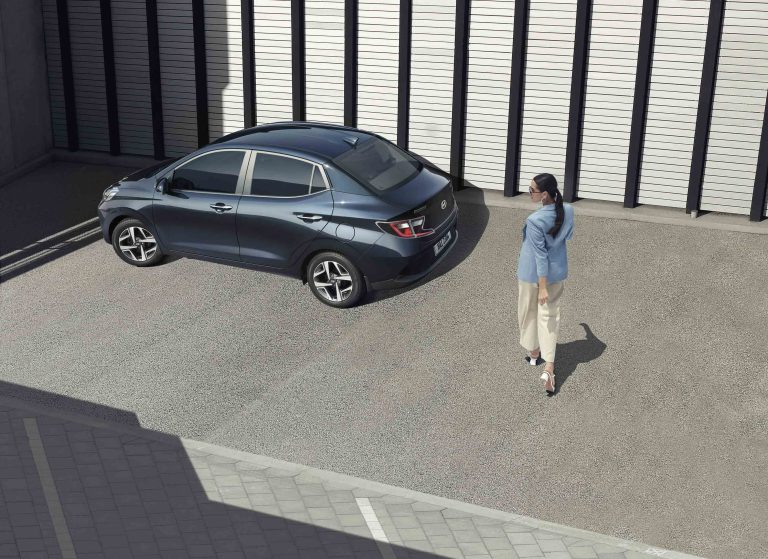 AI3 FL 4DOOR GEN RHD EXTERIOR INTRO