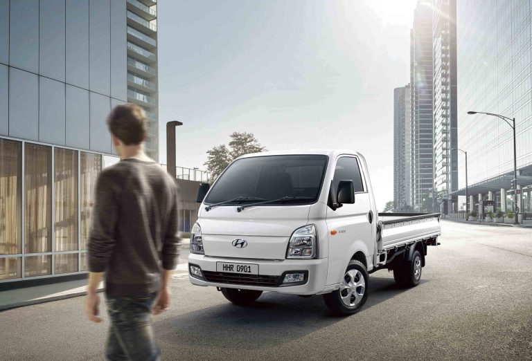 HR 2020 GEN RHD EXTERIOR MAIN 02 CMYK